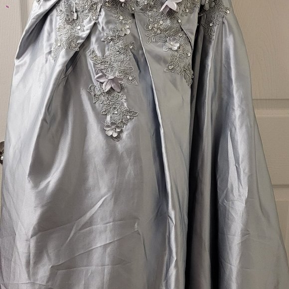 Silver formal dress - Picture 3 of 5